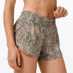 Lululemon Tracker Short V *4"